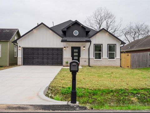 A home in La Porte