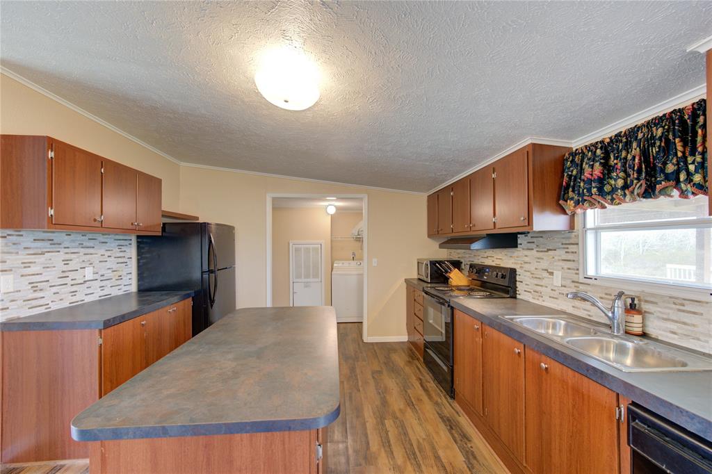 300 Oak Island Box Site Road, Anahuac, Texas image 12