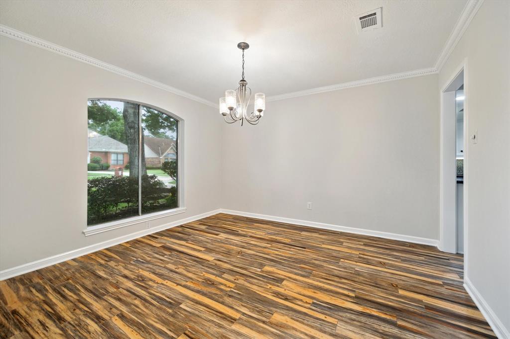 2317 Green Tee Drive, Pearland, Texas image 5