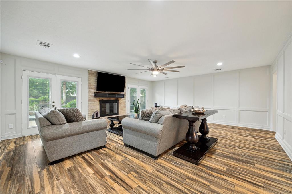 2317 Green Tee Drive, Pearland, Texas image 8