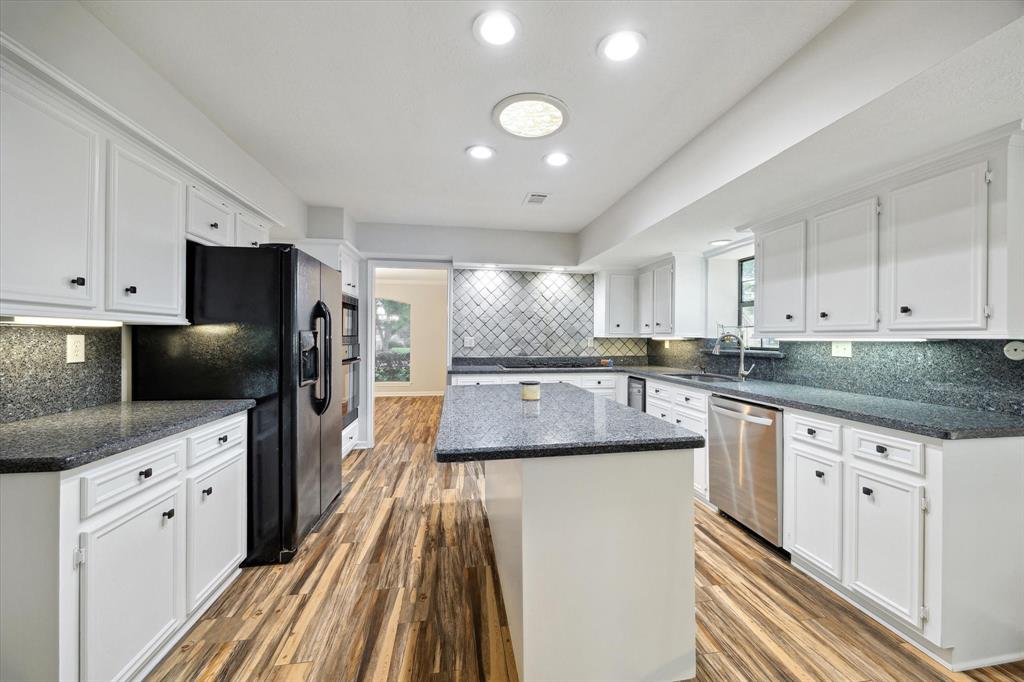 2317 Green Tee Drive, Pearland, Texas image 11