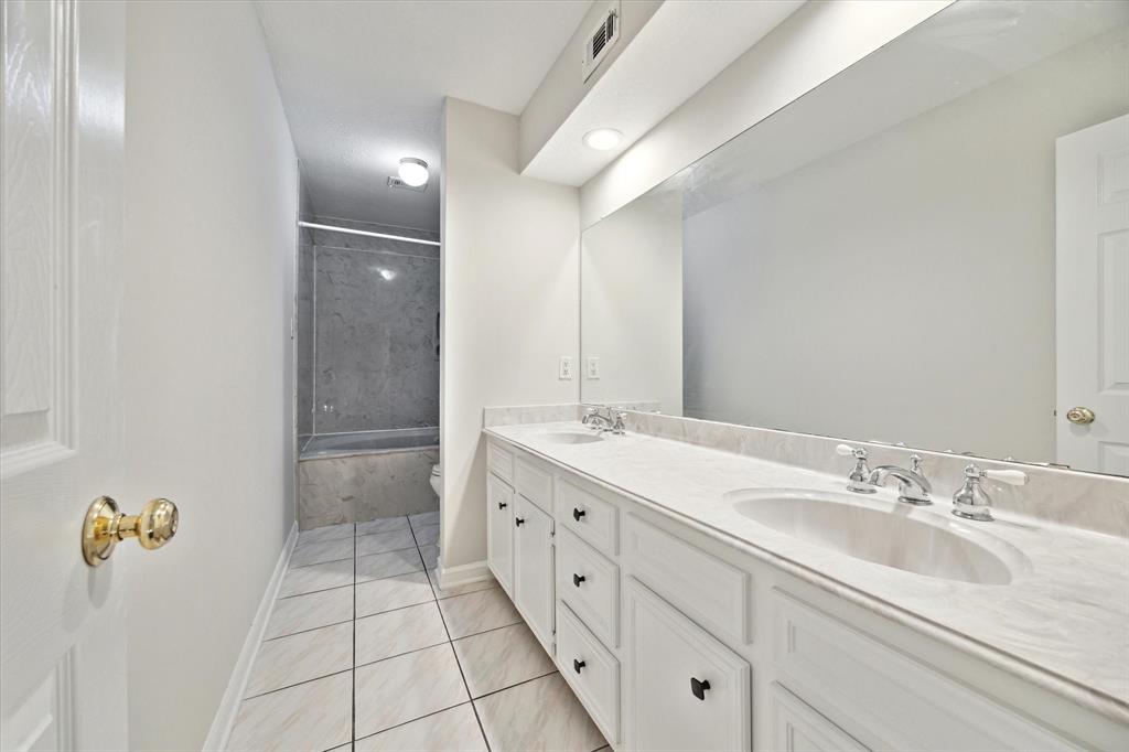 2317 Green Tee Drive, Pearland, Texas image 26