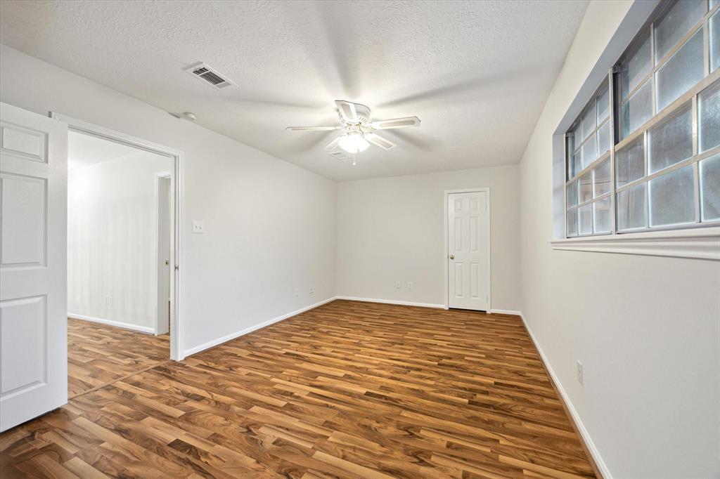 2317 Green Tee Drive, Pearland, Texas image 25