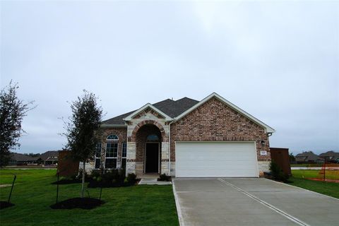 Single Family Residence in Clute TX 120 Water Grass Trail.jpg