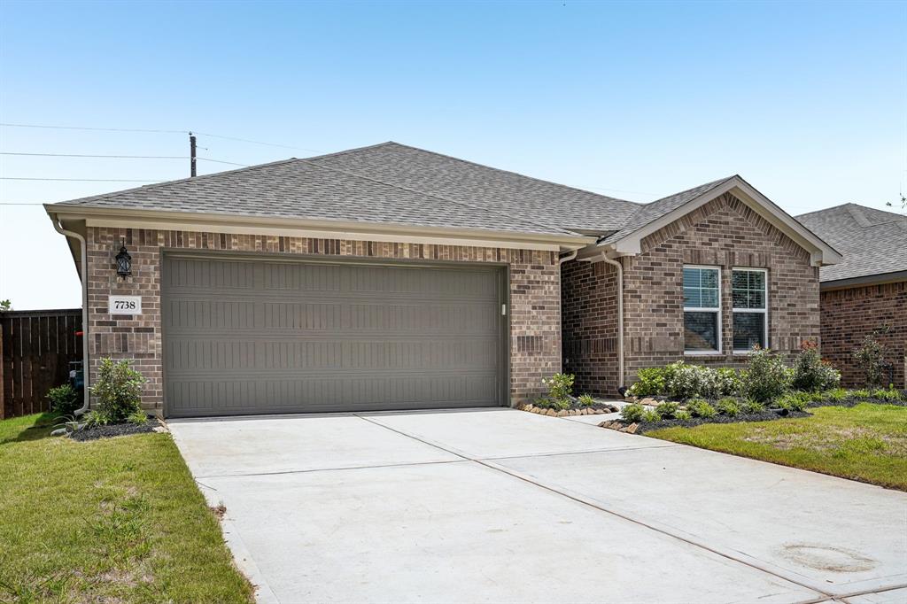 7738 Beaufort Lane, Baytown, Texas image 3