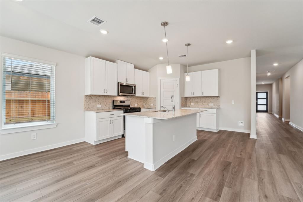 7738 Beaufort Lane, Baytown, Texas image 10