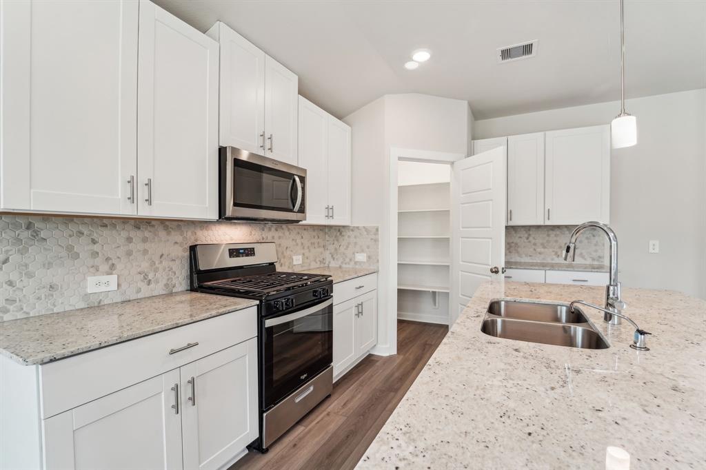 7738 Beaufort Lane, Baytown, Texas image 12