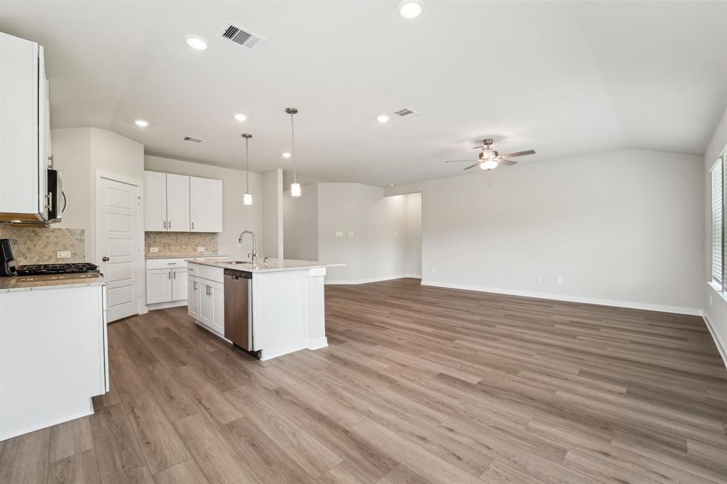 7738 Beaufort Lane, Baytown, Texas image 11