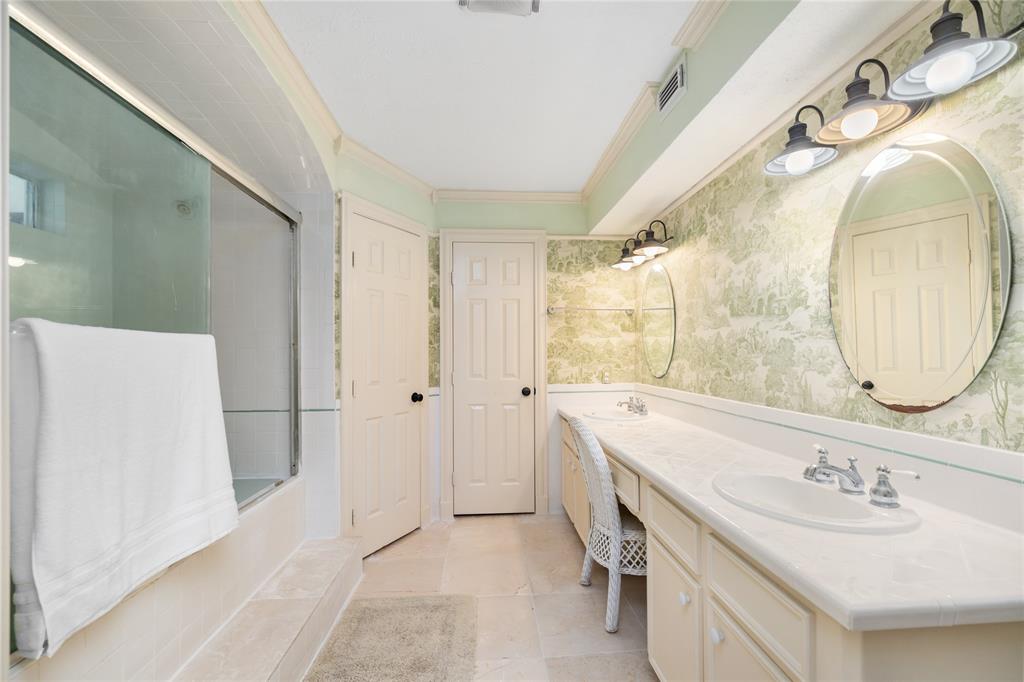 15611 Ripplewind Lane, Houston, Texas image 14