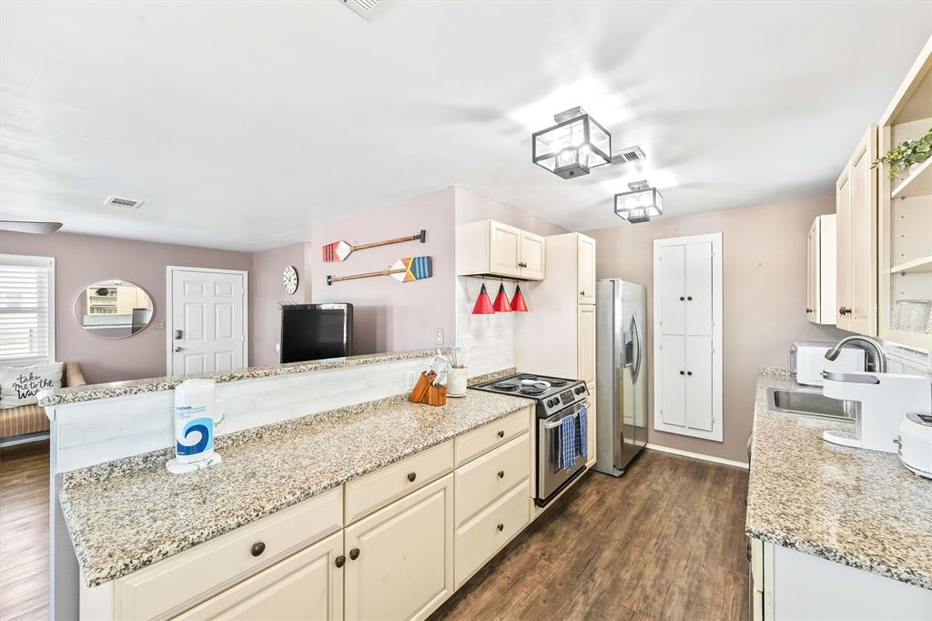 4017 6th Street, Galveston, Texas image 10
