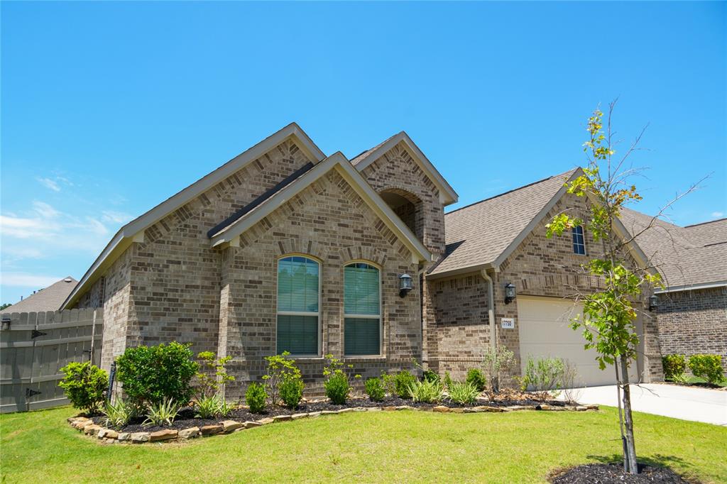 17750 Misty Brook Lane, Conroe, Texas image 1