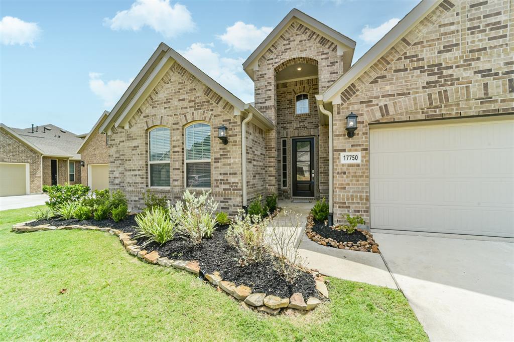 17750 Misty Brook Lane, Conroe, Texas image 3