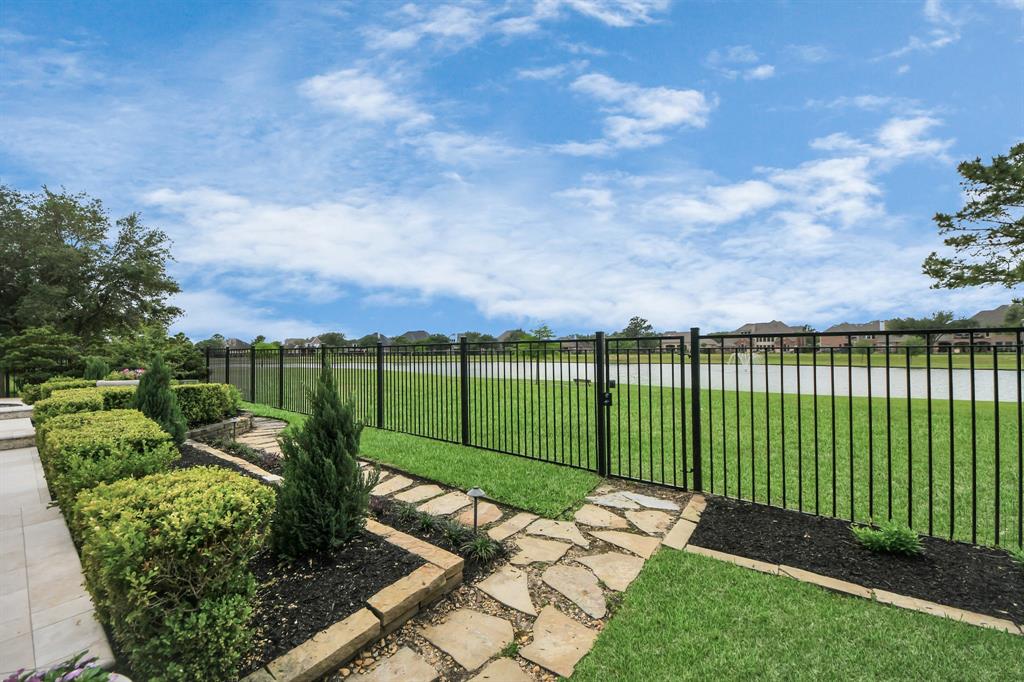 11415 Stonecreek Bend Lane, Cypress, Texas image 43
