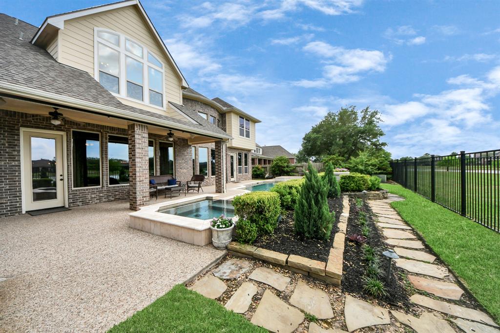 11415 Stonecreek Bend Lane, Cypress, Texas image 38