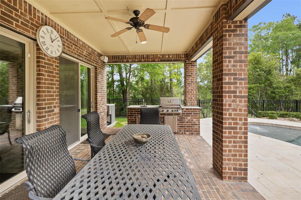 211 Twilight Toast Drive, Conroe, Texas image 9