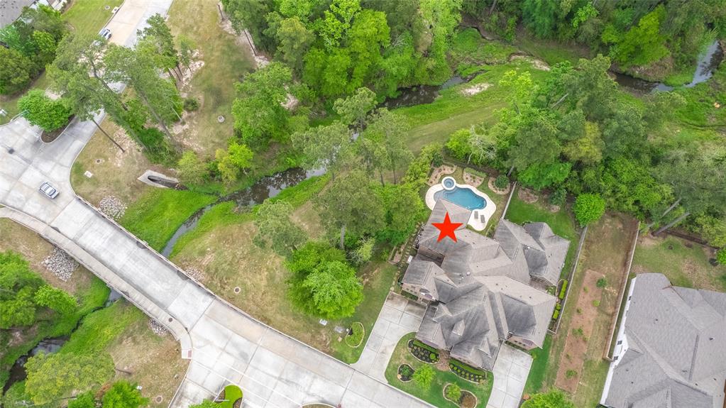 211 Twilight Toast Drive, Conroe, Texas image 2