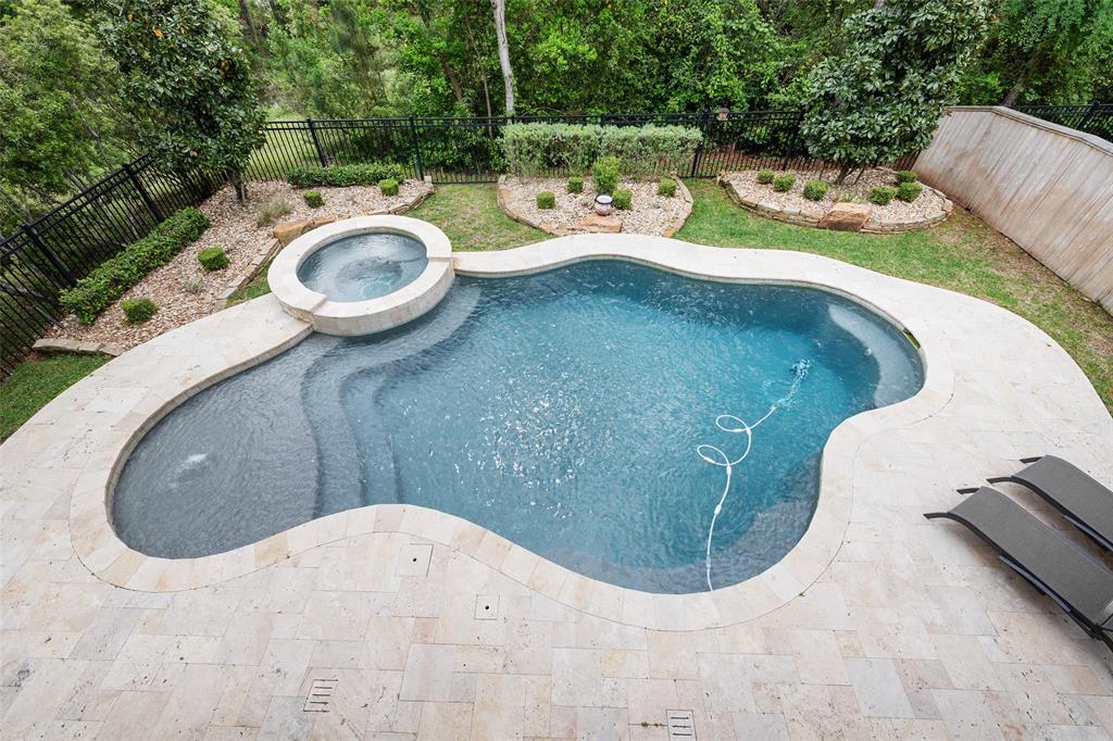 211 Twilight Toast Drive, Conroe, Texas image 23