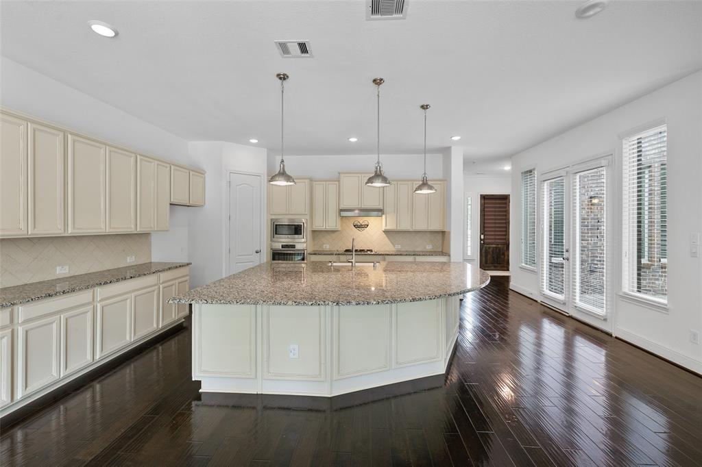 211 Twilight Toast Drive, Conroe, Texas image 17