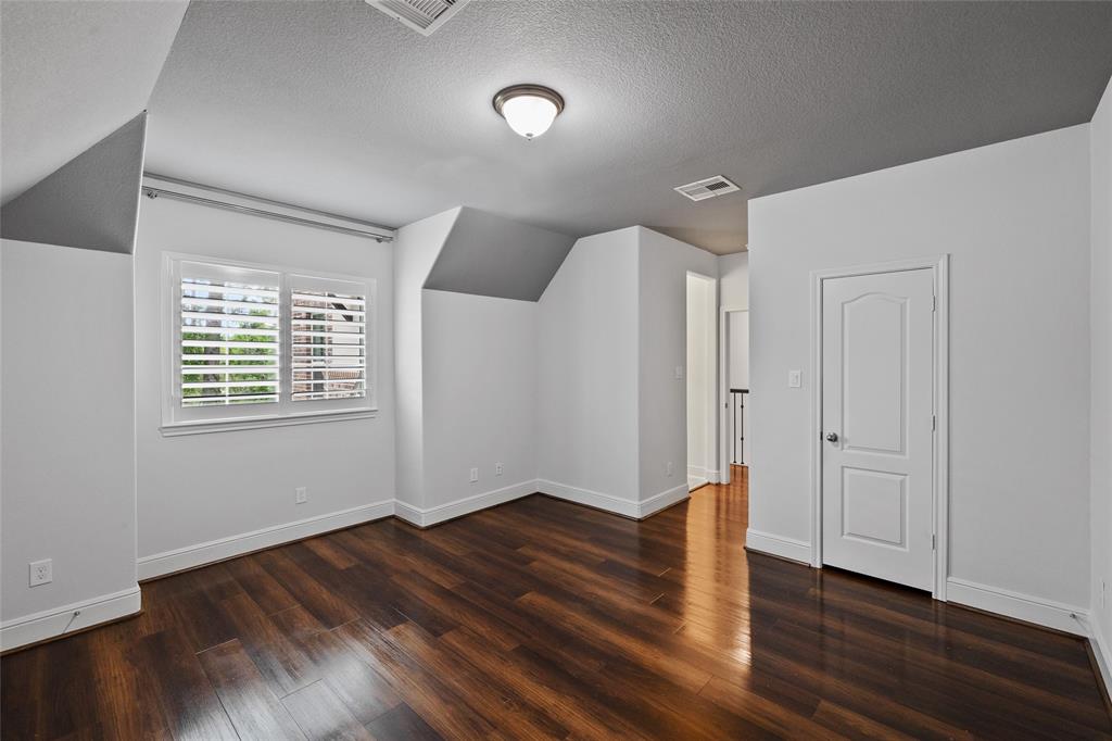 211 Twilight Toast Drive, Conroe, Texas image 28
