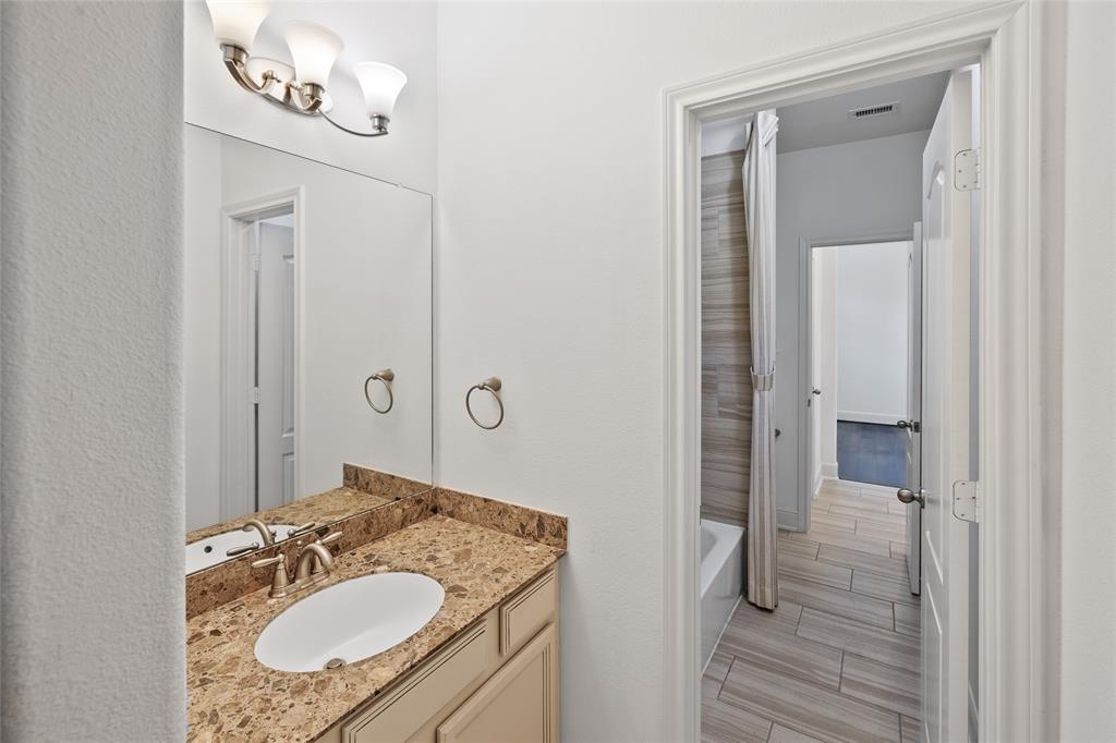 211 Twilight Toast Drive, Conroe, Texas image 29