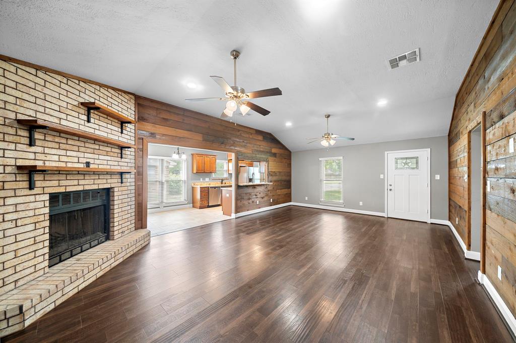 1111 Robert Street, Pearland, Texas image 8
