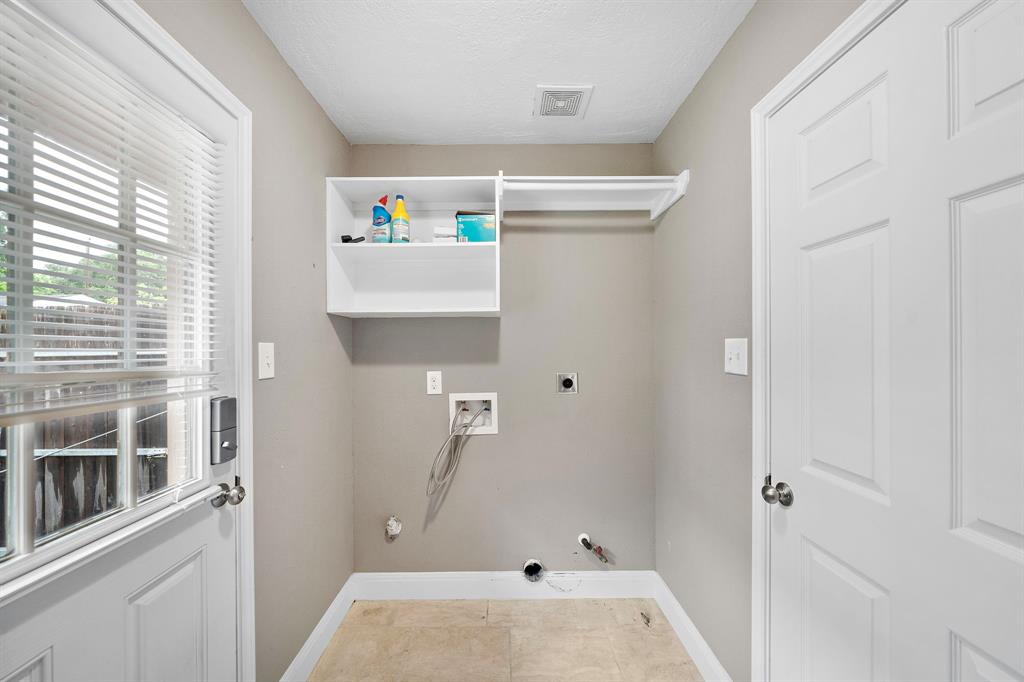 1111 Robert Street, Pearland, Texas image 22