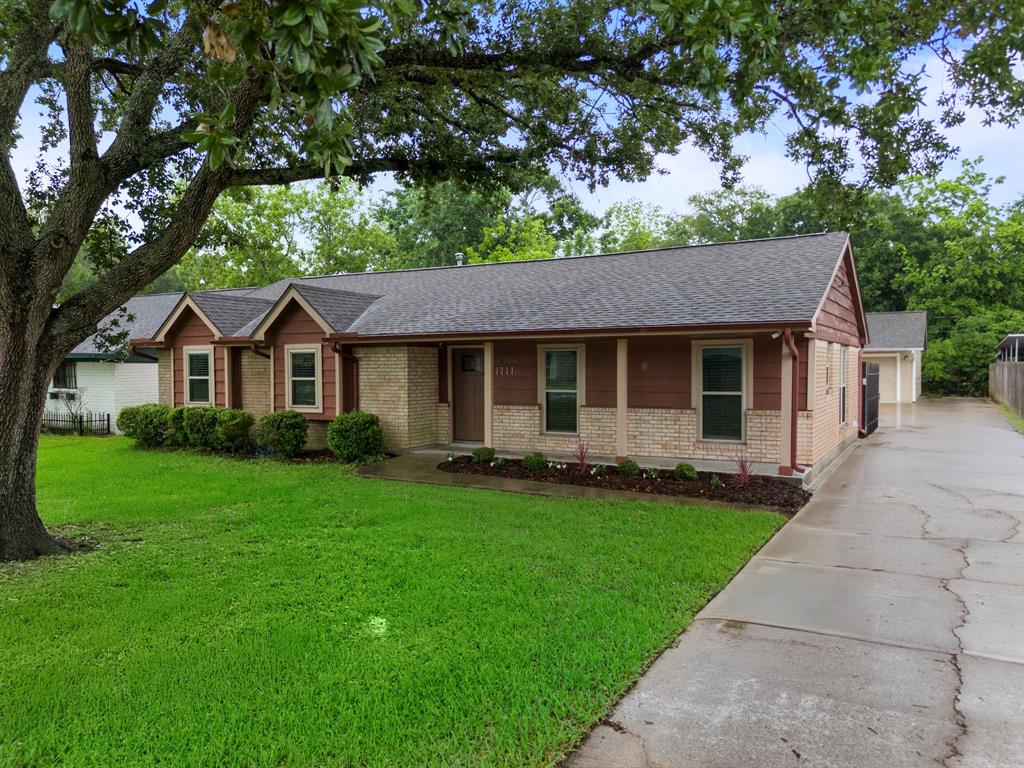1111 Robert Street, Pearland, Texas image 36