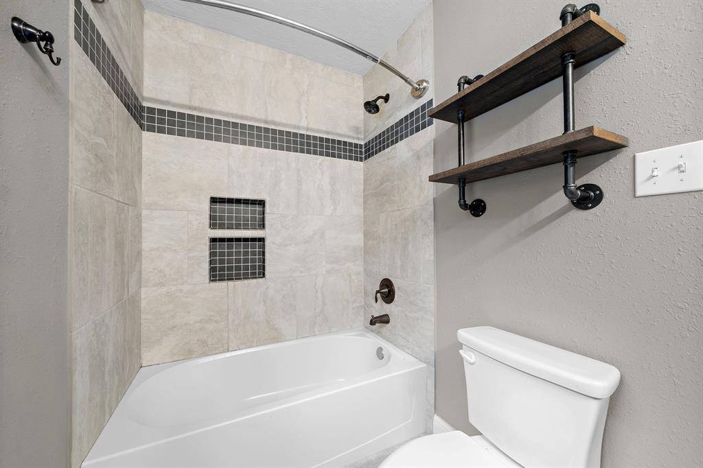 1111 Robert Street, Pearland, Texas image 17