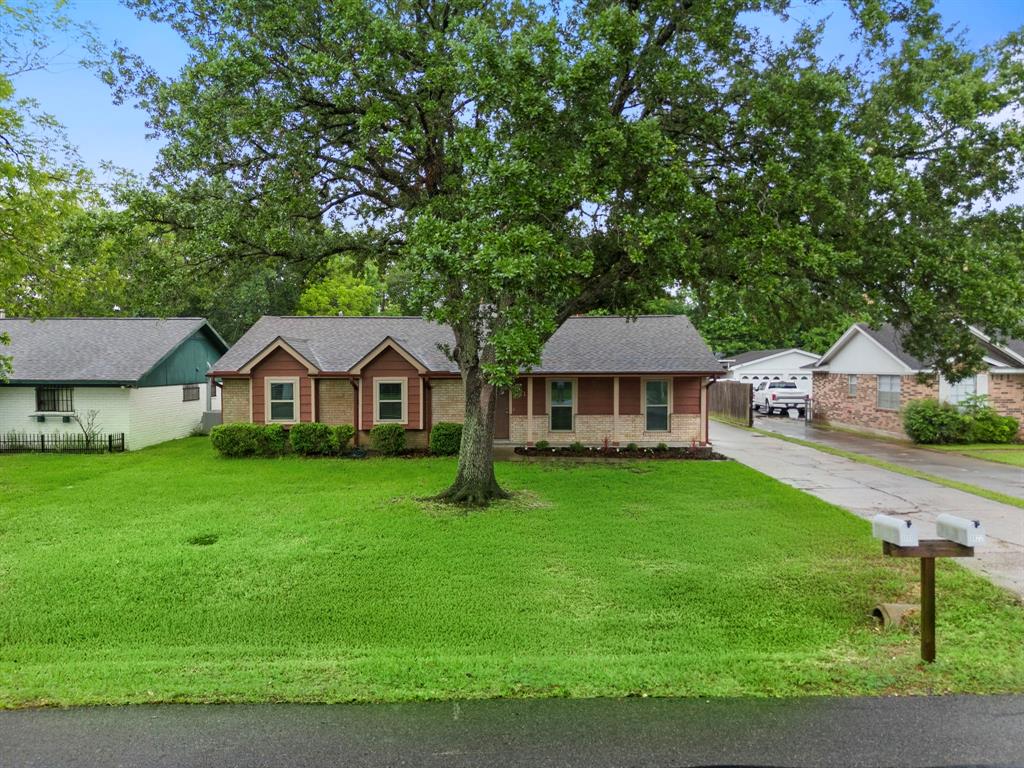 1111 Robert Street, Pearland, Texas image 37