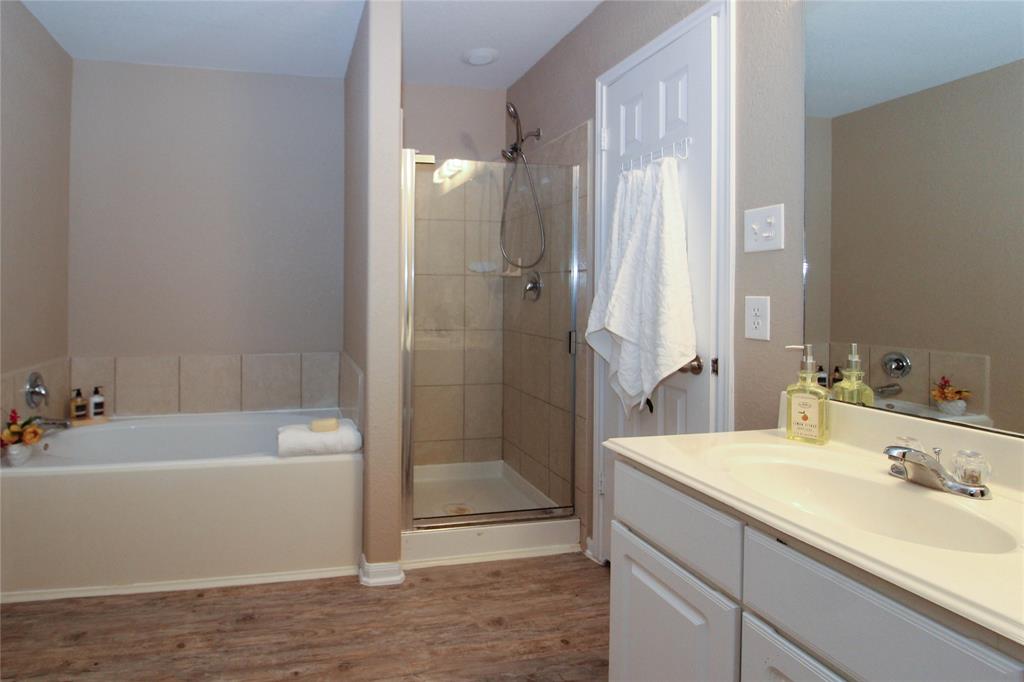 16726 Warbler Drive, Conroe, Texas image 14