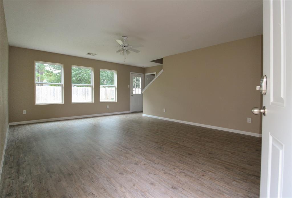 16726 Warbler Drive, Conroe, Texas image 4