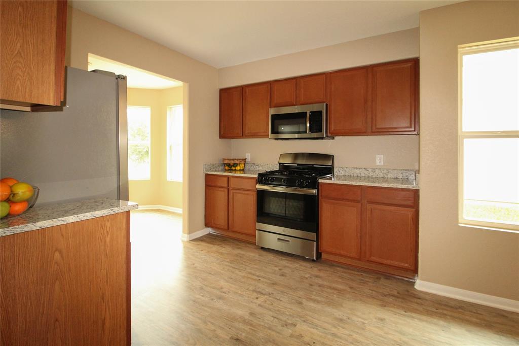 16726 Warbler Drive, Conroe, Texas image 8