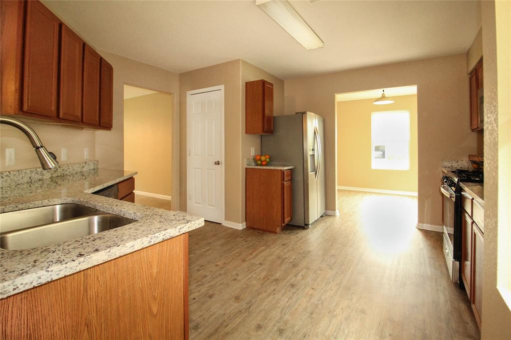 16726 Warbler Drive, Conroe, Texas image 7
