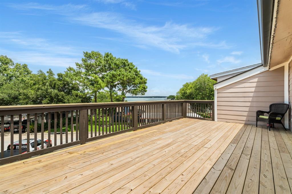 17 Lakeview Village