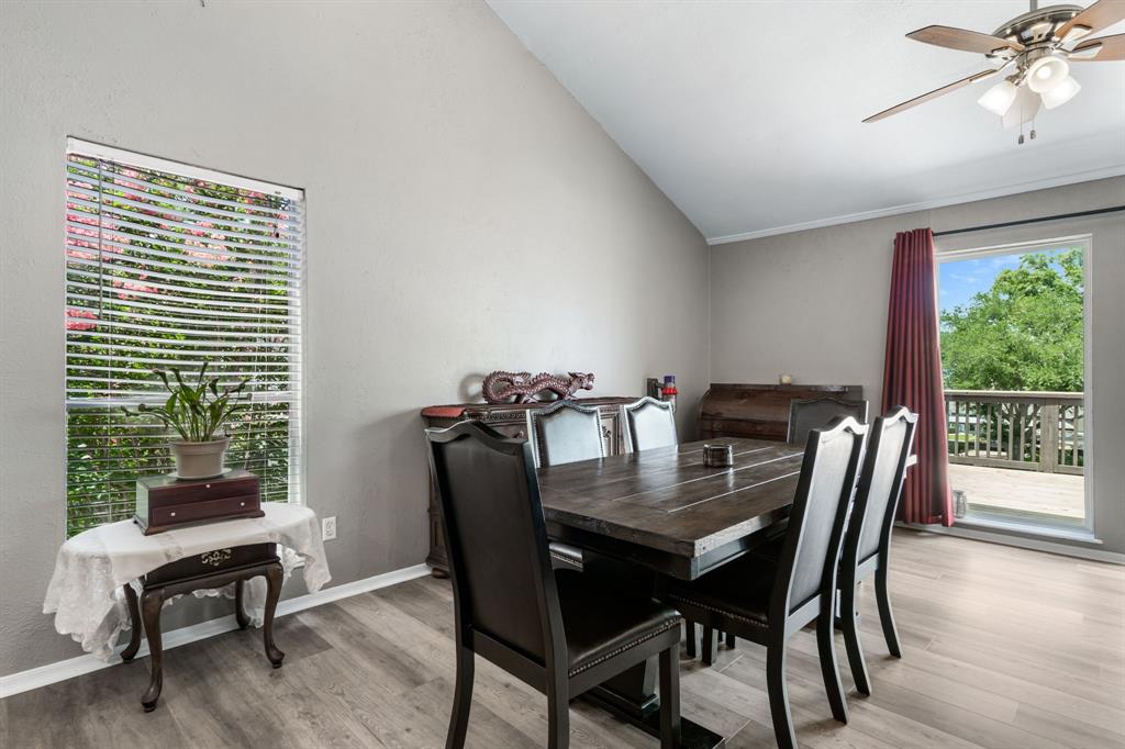 17 Lakeview Village