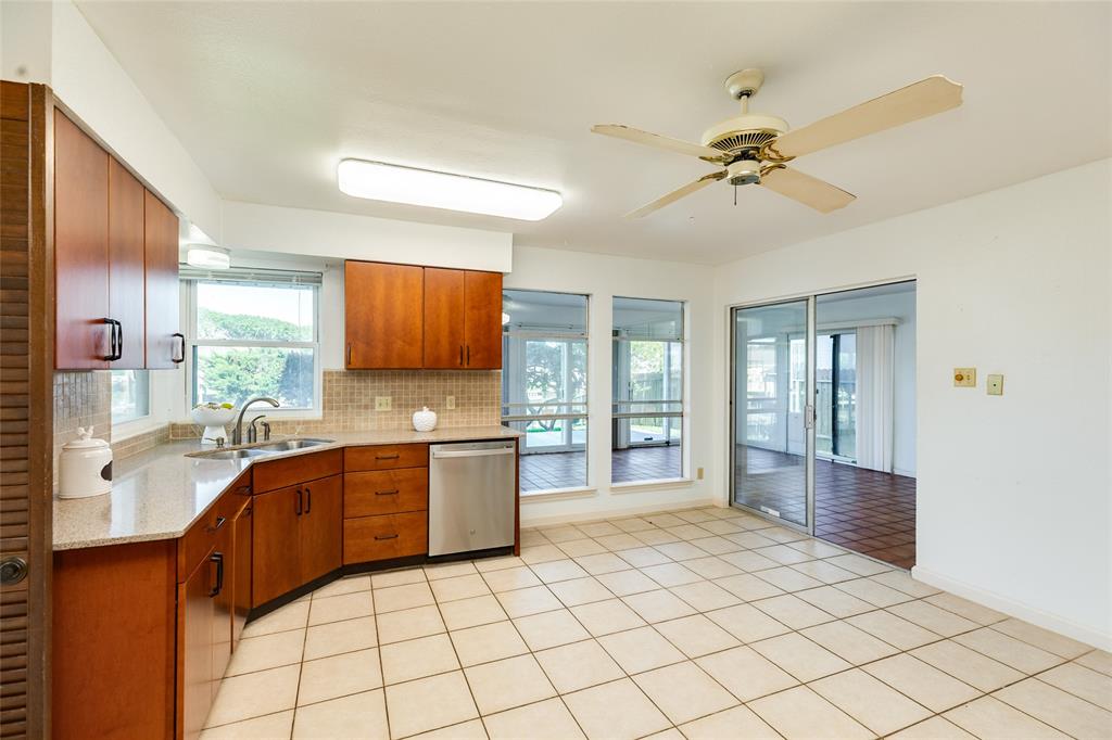 8 Lakeview Drive, Galveston, Texas image 14