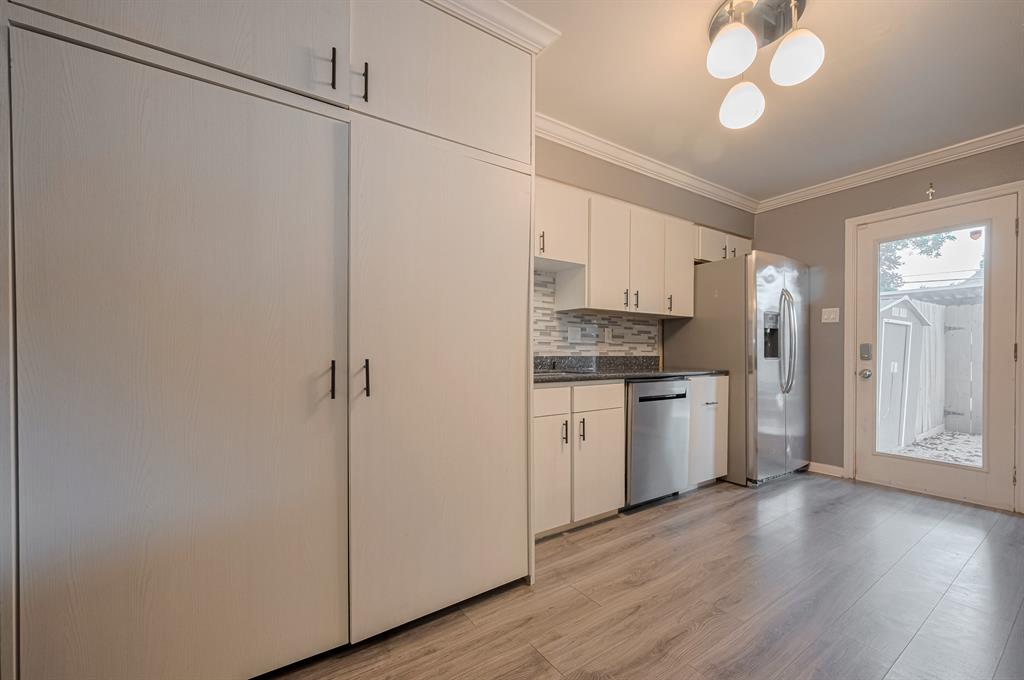 836 Wax Myrtle Lane, Houston, Texas image 11