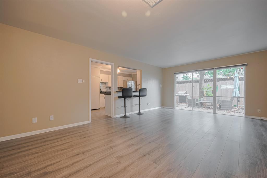 836 Wax Myrtle Lane, Houston, Texas image 8