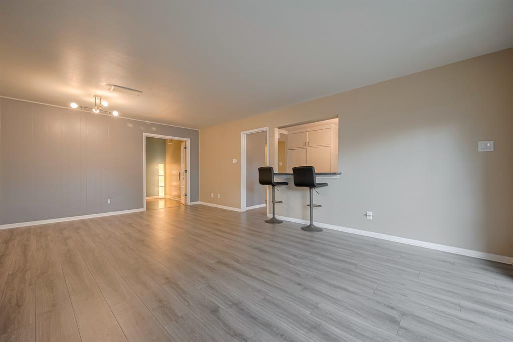 836 Wax Myrtle Lane, Houston, Texas image 9
