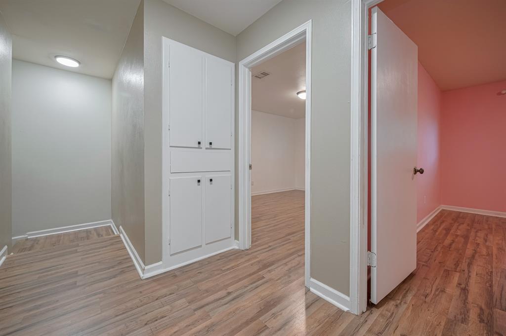 836 Wax Myrtle Lane, Houston, Texas image 16