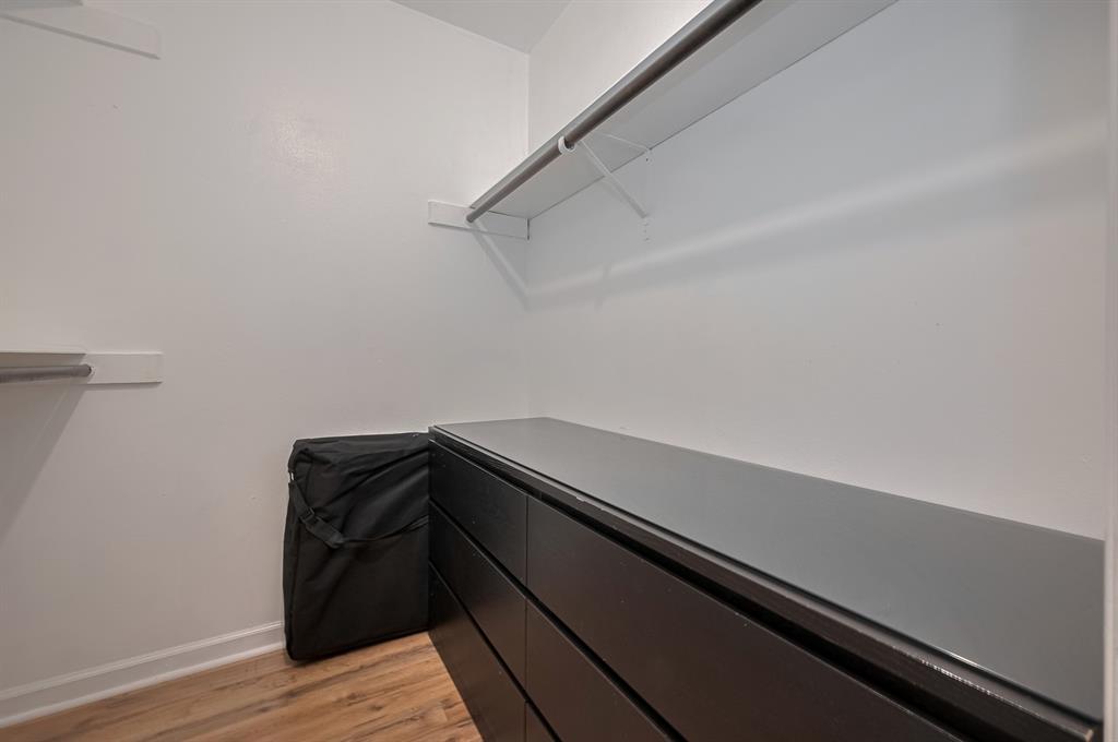 836 Wax Myrtle Lane, Houston, Texas image 30