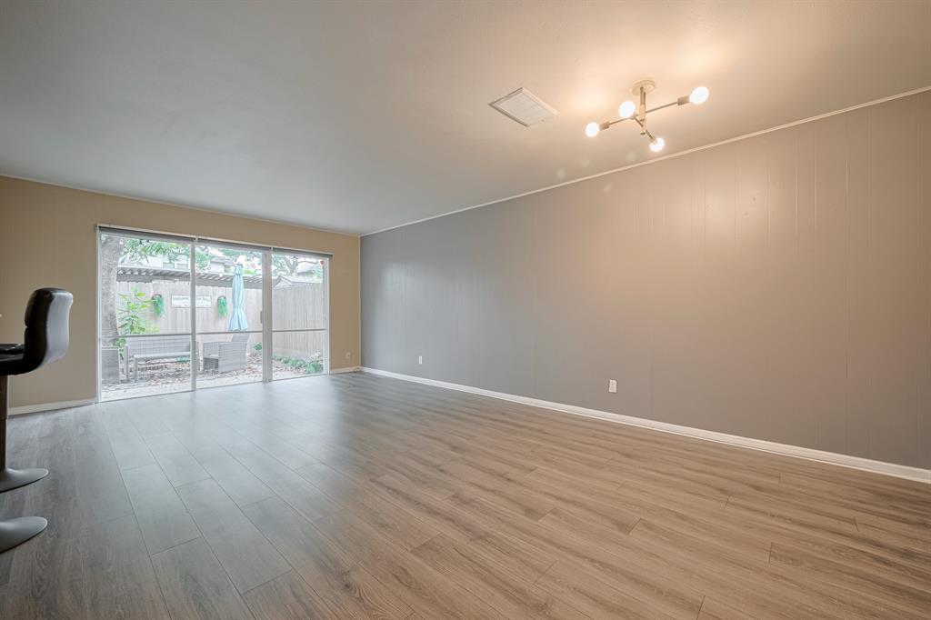 836 Wax Myrtle Lane, Houston, Texas image 7