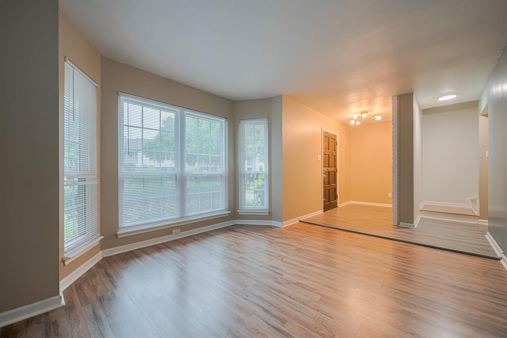 836 Wax Myrtle Lane, Houston, Texas image 4