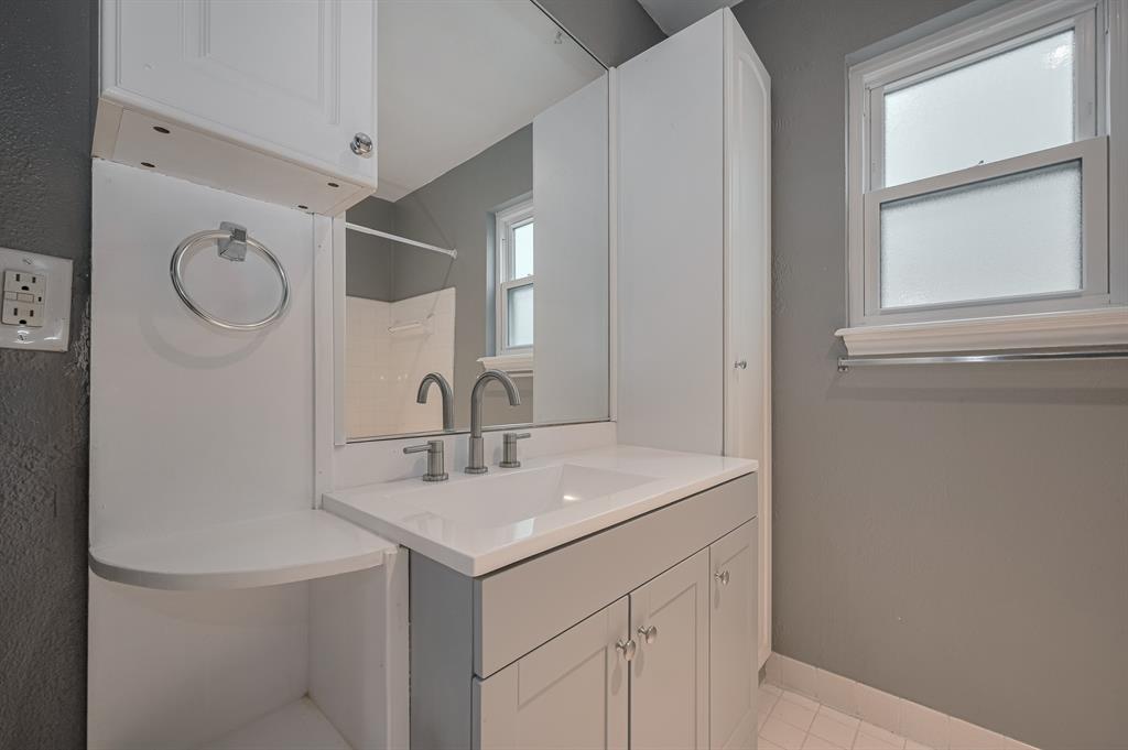 836 Wax Myrtle Lane, Houston, Texas image 20