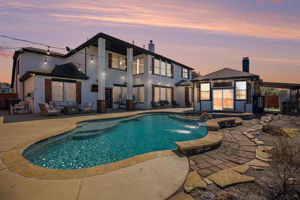 3318 King George Lane, Friendswood, Texas image 2