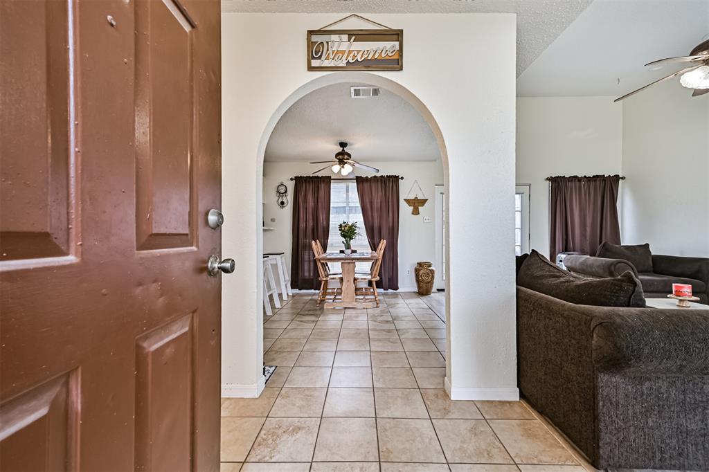 1411 Bayou Glen Drive, La Porte, Texas image 3