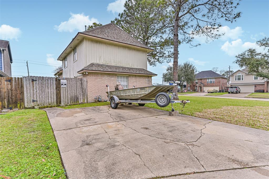1411 Bayou Glen Drive, La Porte, Texas image 16