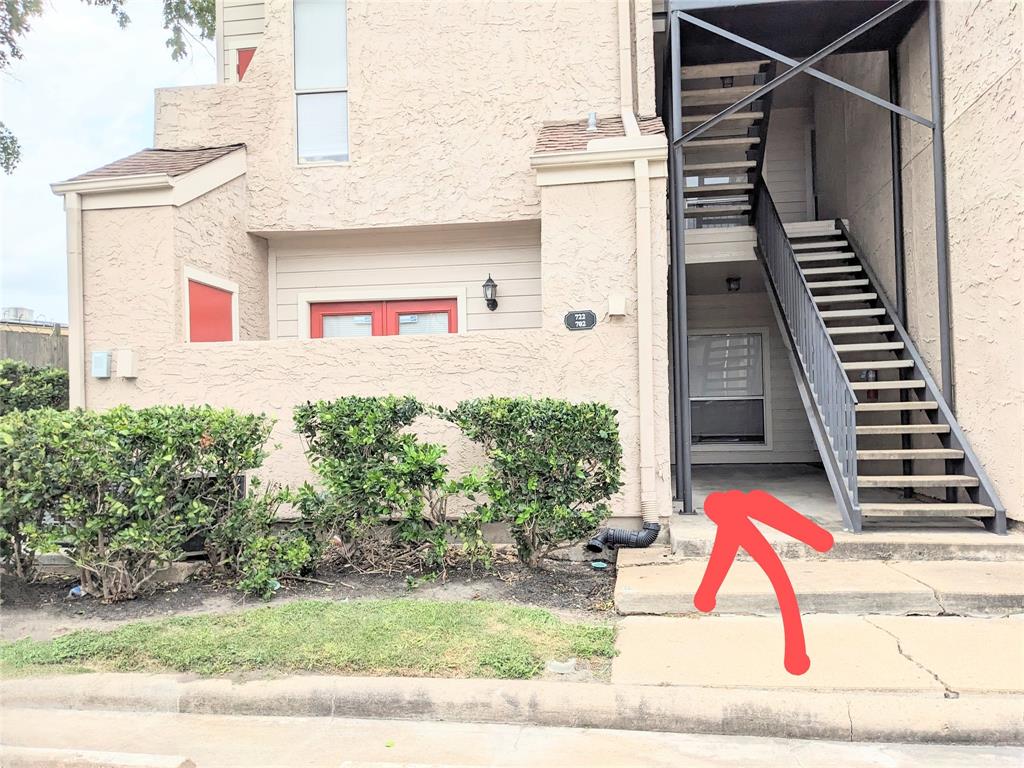 10855 Meadowglen Lane #702, Houston, Texas image 11