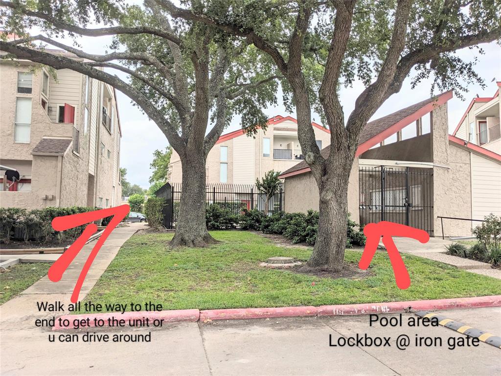 10855 Meadowglen Lane #702, Houston, Texas image 9