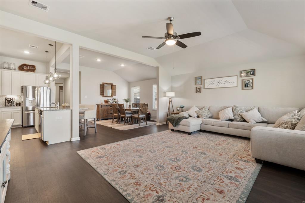 19446 Tobiano Park Drive, Tomball, Texas image 1